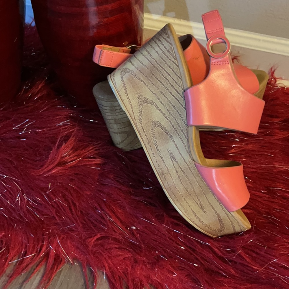 ALDO - Picture 3 of 5